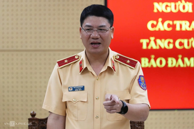 Thiếu tướng Đỗ Thanh Bình chia sẻ tại buổi gặp mặt. Ảnh: Việt An