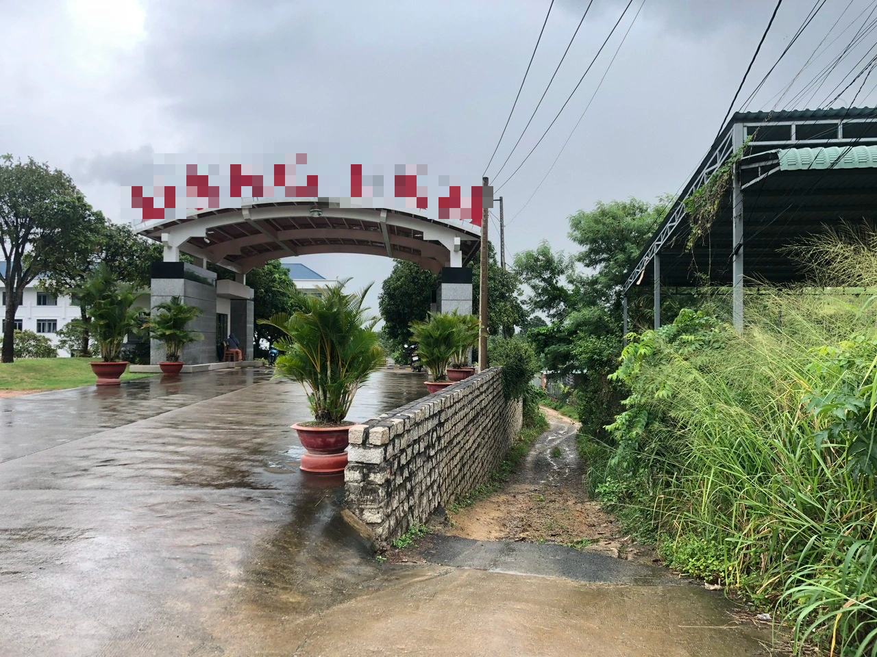 Điều tra vụ án mạng khiến 1 người tử vong, 1 người bị thương ở TP.HCM - Ảnh 1.