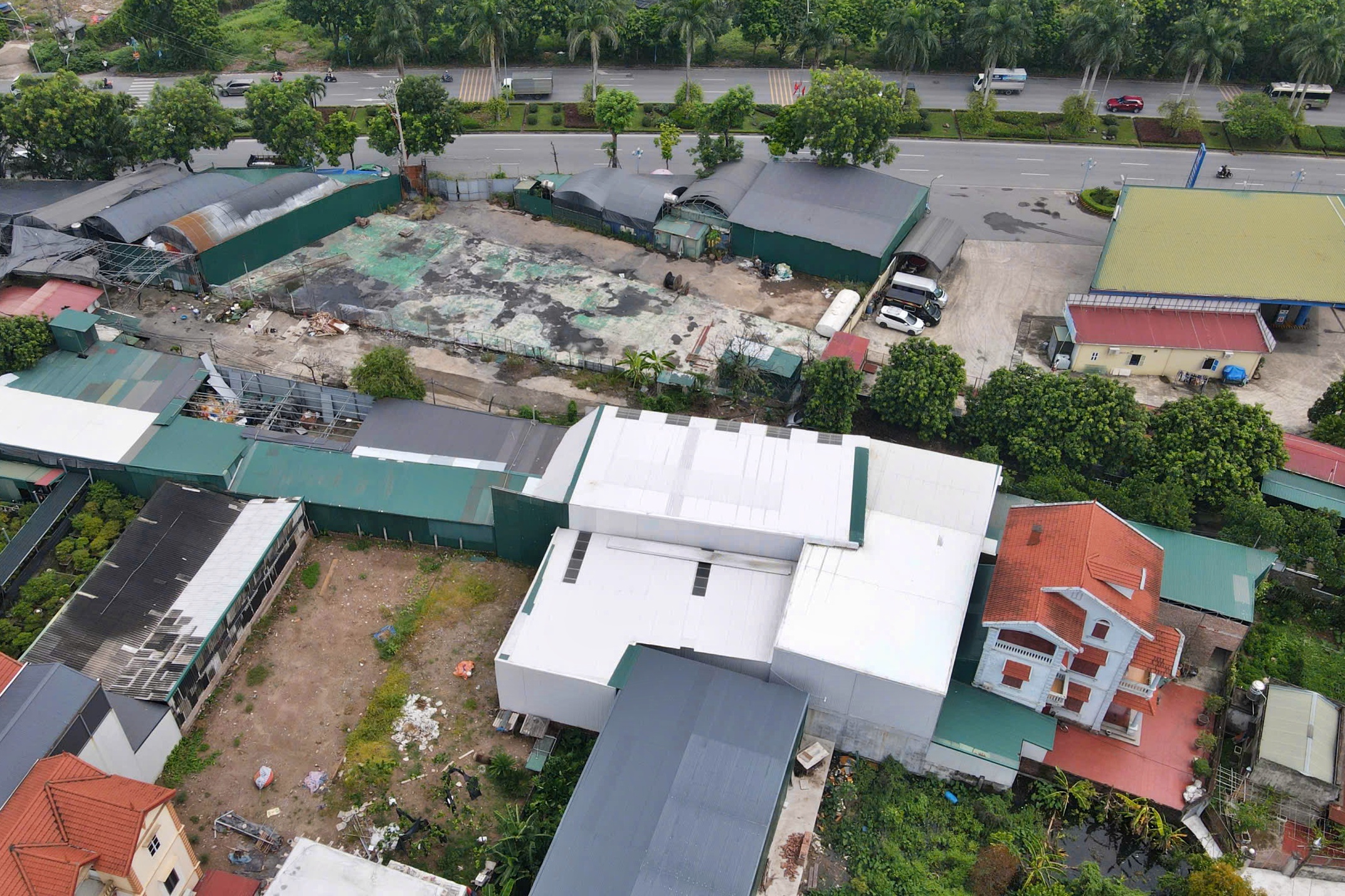 Hà Nội: Lập tổ công tác đặc biệt xử lý kho xưởng băng keo 'sát' cây xăng - Ảnh 1.