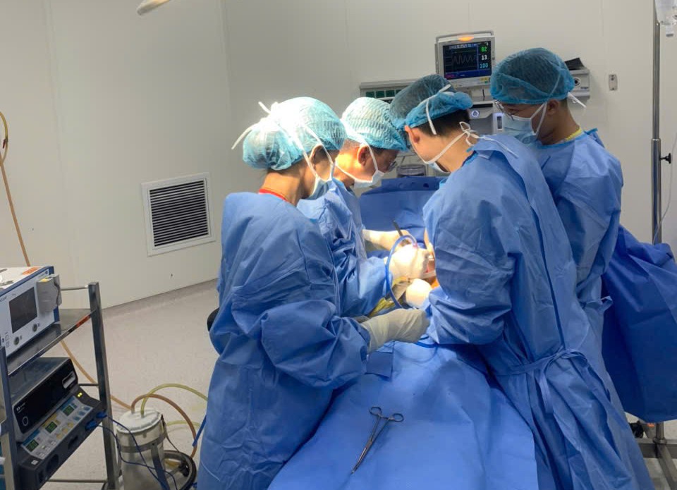 Khám sỏi mật, bất ngờ phát hiện tim bên phải, phủ tạng đảo ngược- Ảnh 1.