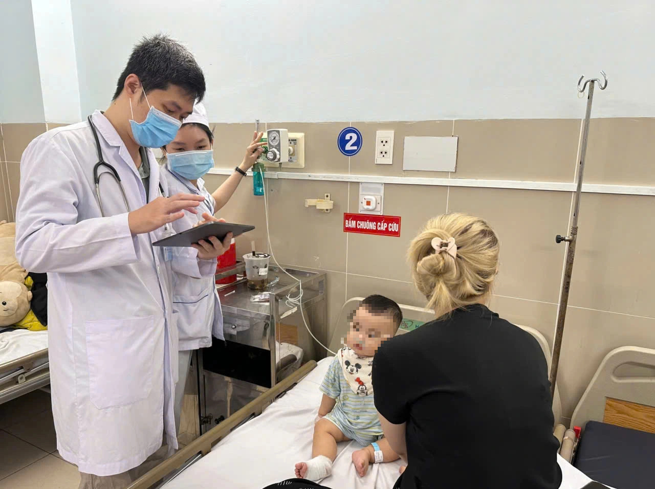 Ngành y tế công tại TP.HCM về đích bệnh án điện tử- Ảnh 1.