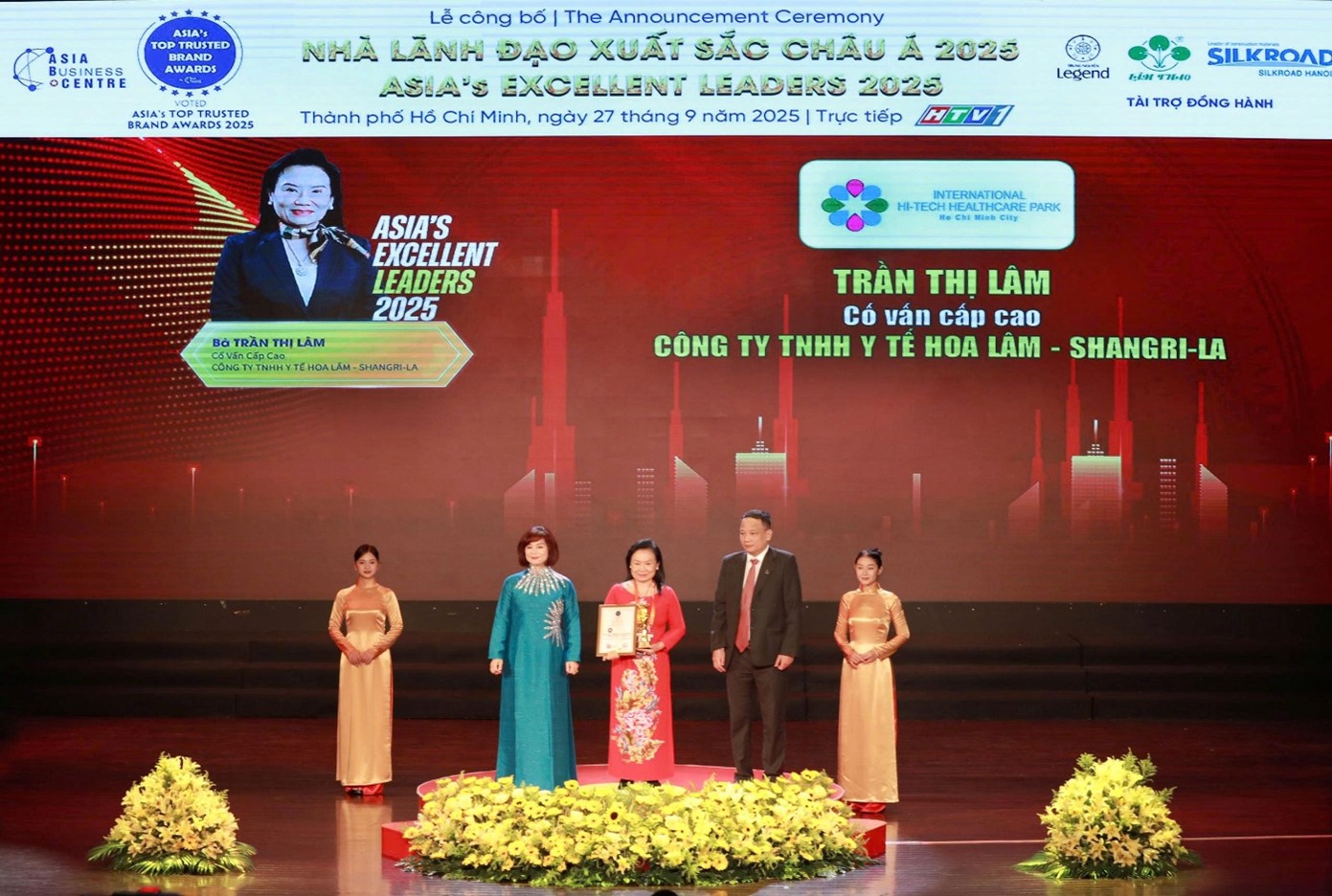 'Nhà lãnh đạo xuất sắc châu Á 2025' vinh danh bà Trần Thị Lâm - Ảnh 1.