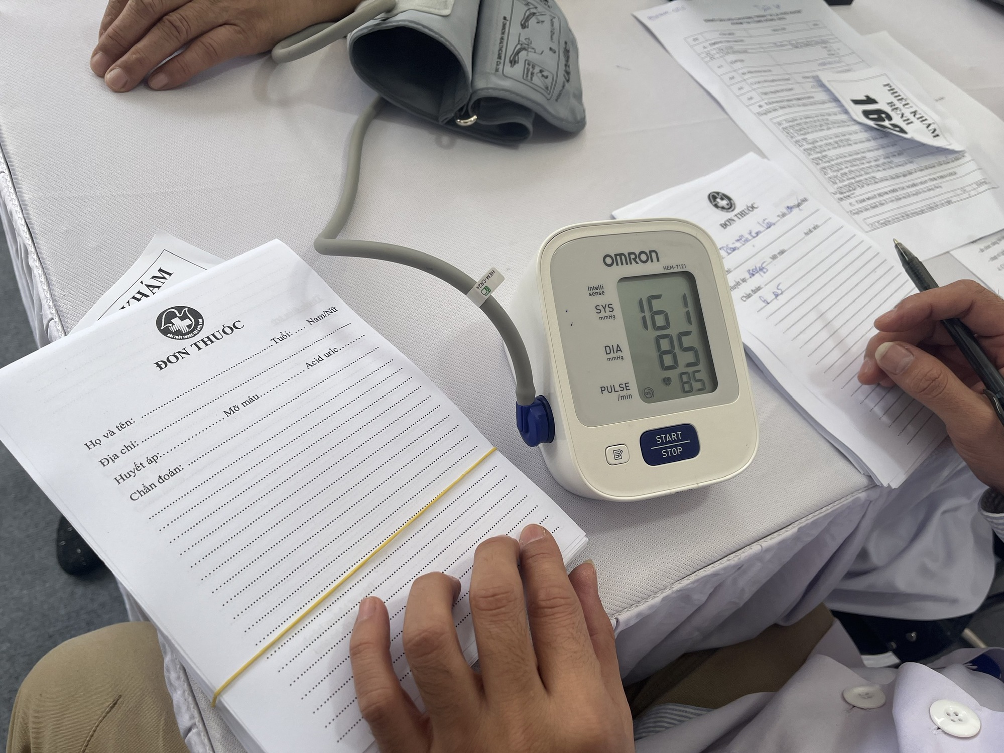 Nhiều người chưa từng được đo huyết áp, cho đến khi đột quỵ- Ảnh 1.