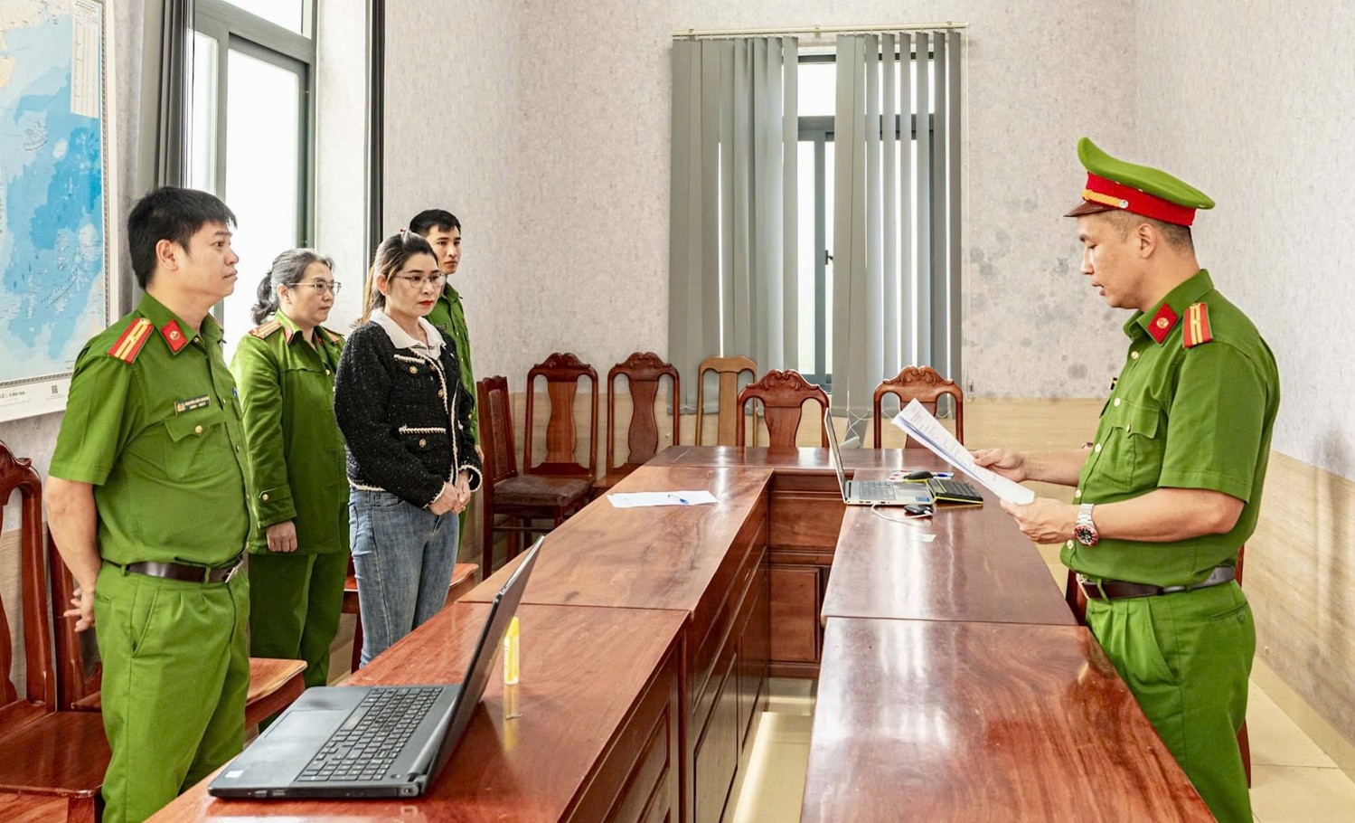 Bắt giam nữ bị can giả danh thẩm phán lừa đảo chiếm đoạt 1,3 tỉ đồng- Ảnh 1.