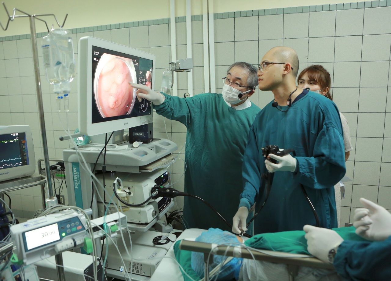 Thời điểm cần nội soi tầm soát ung thư đường tiêu hóa - Ảnh 1.