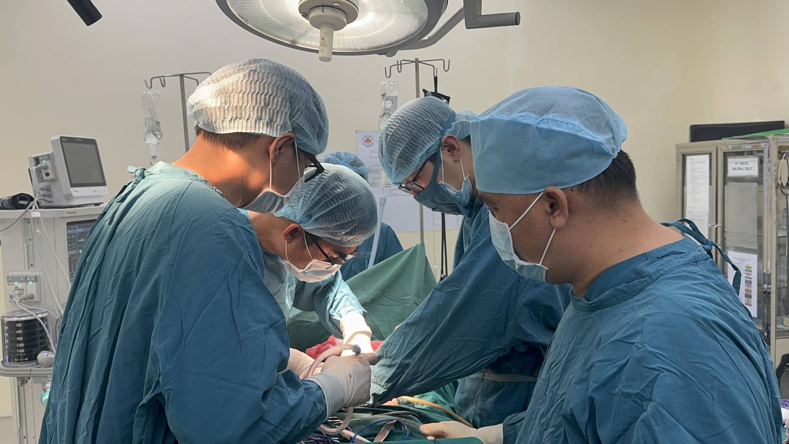 Bác sĩ: Không chủ quan với triệu chứng tiểu khó, tiểu gắt - Ảnh 1.