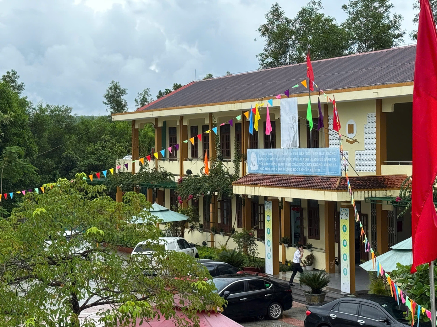 Tranh cãi nguồn gây ngộ độc thực phẩm cho gần 40 học sinh ở Quảng Trị- Ảnh 1.