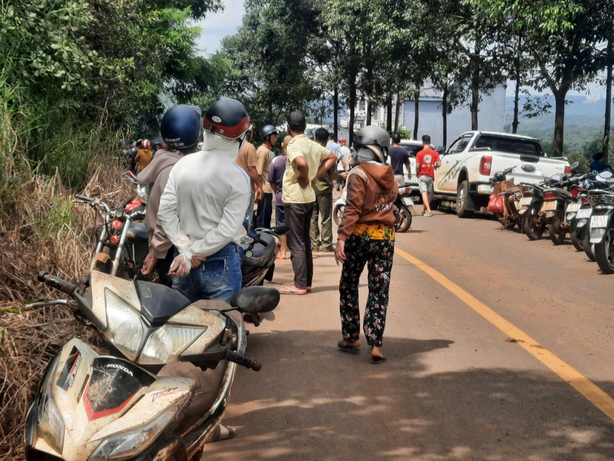 Vụ 3 người bị sát hại ở Đồng Nai: Xuất hiện clip kẻ lạ bịt mặt- Ảnh 1.