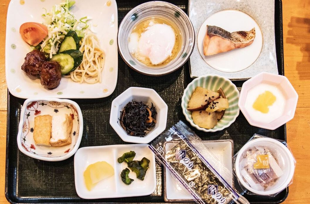 Bất ngờ với những món ăn sáng giúp sống thọ trăm tuổi - không phải trứng- Ảnh 1.