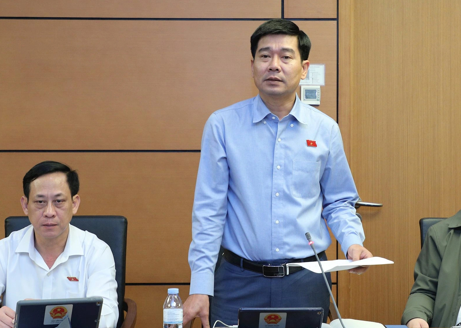 Nhiều TikToker , YouTuber định hướng dư luận hơn báo chí chính thống trong thời đại số - Ảnh 1.