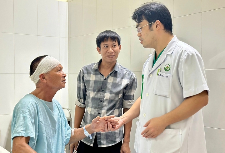 Chấn thương nặng vì sập nhà do bão Bualoi- Ảnh 1.