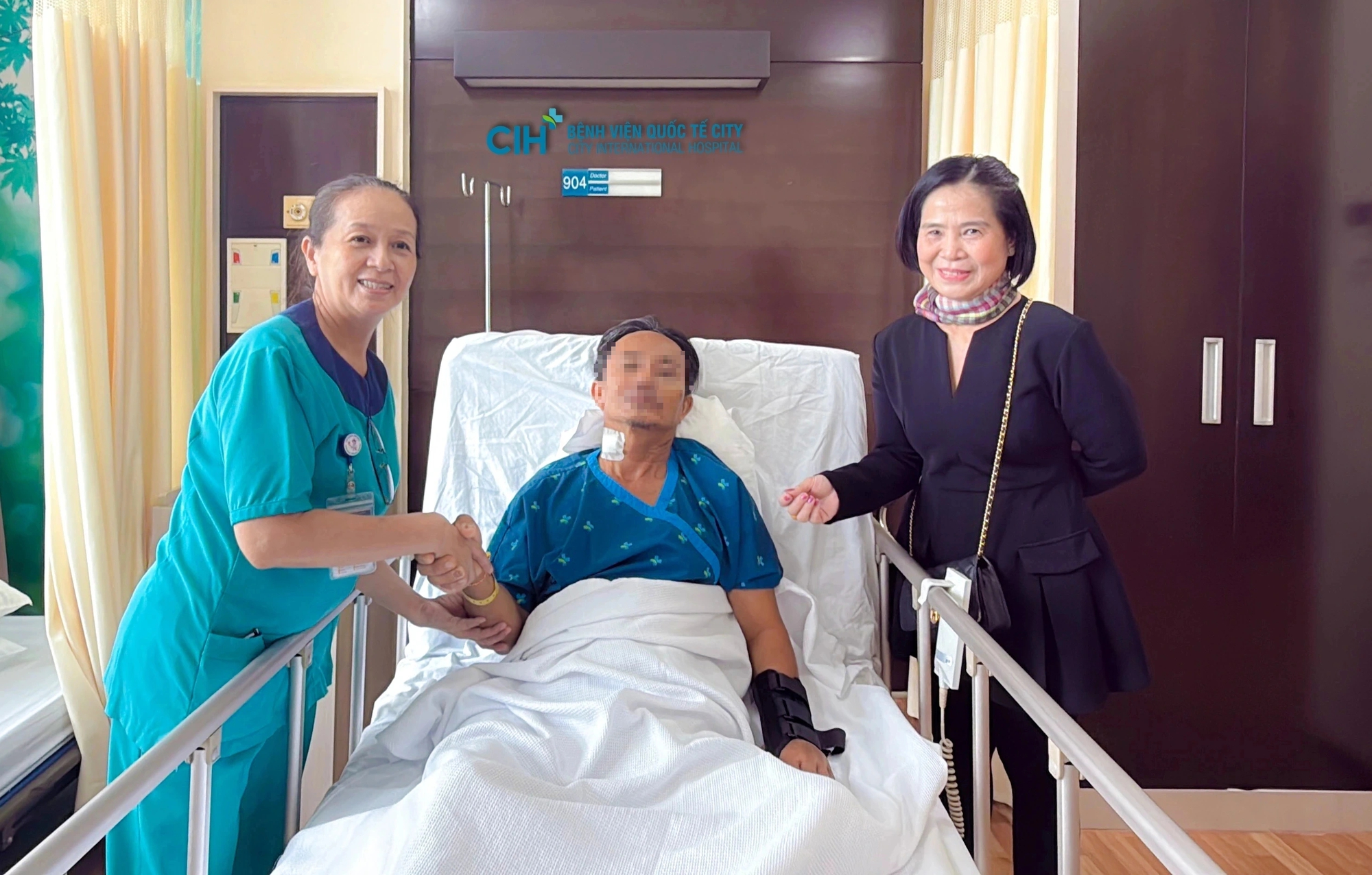 Giành lại sự sống cho bệnh nhân nguy kịch do xuất huyết não kèm thuyên tắc phổi - Ảnh 1.