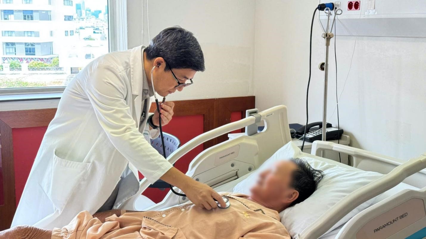 FV thực hiện ca can thiệp sử dụng khí CO₂ chụp mạch đầu tiên tại Việt Nam - Ảnh 1.