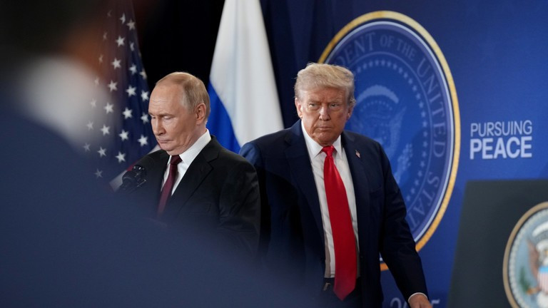 Hội nghị thượng đỉnh Trump-Putin bị hoãn?- Ảnh 1.