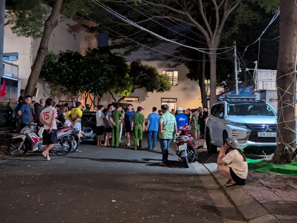 Nghi phạm đâm chết cô gái trẻ giữa phố ra đầu thú- Ảnh 1.