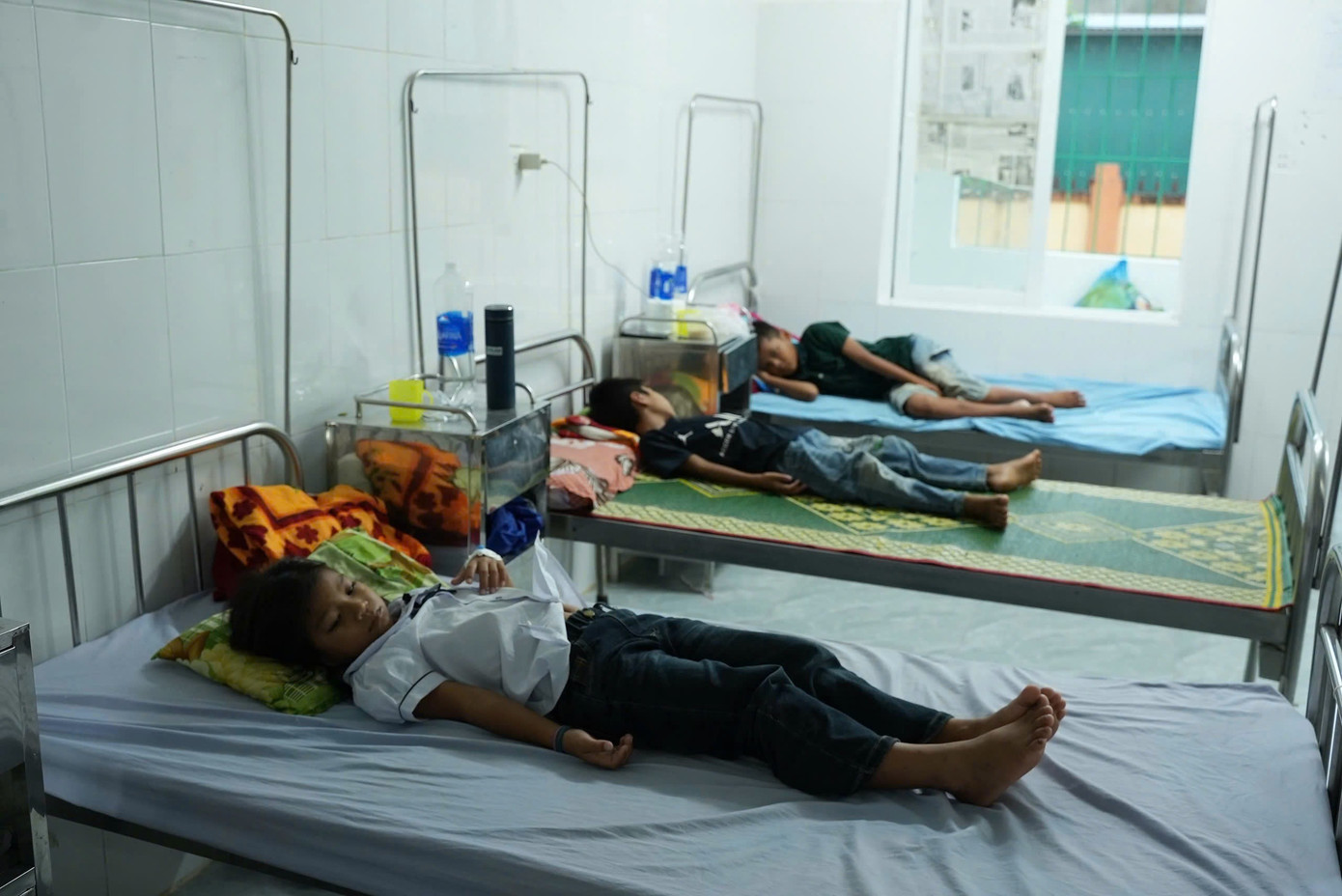 Nhân viên y tế ‘tố’ nữ phó hiệu trưởng độc quyền bếp ăn- Ảnh 1.