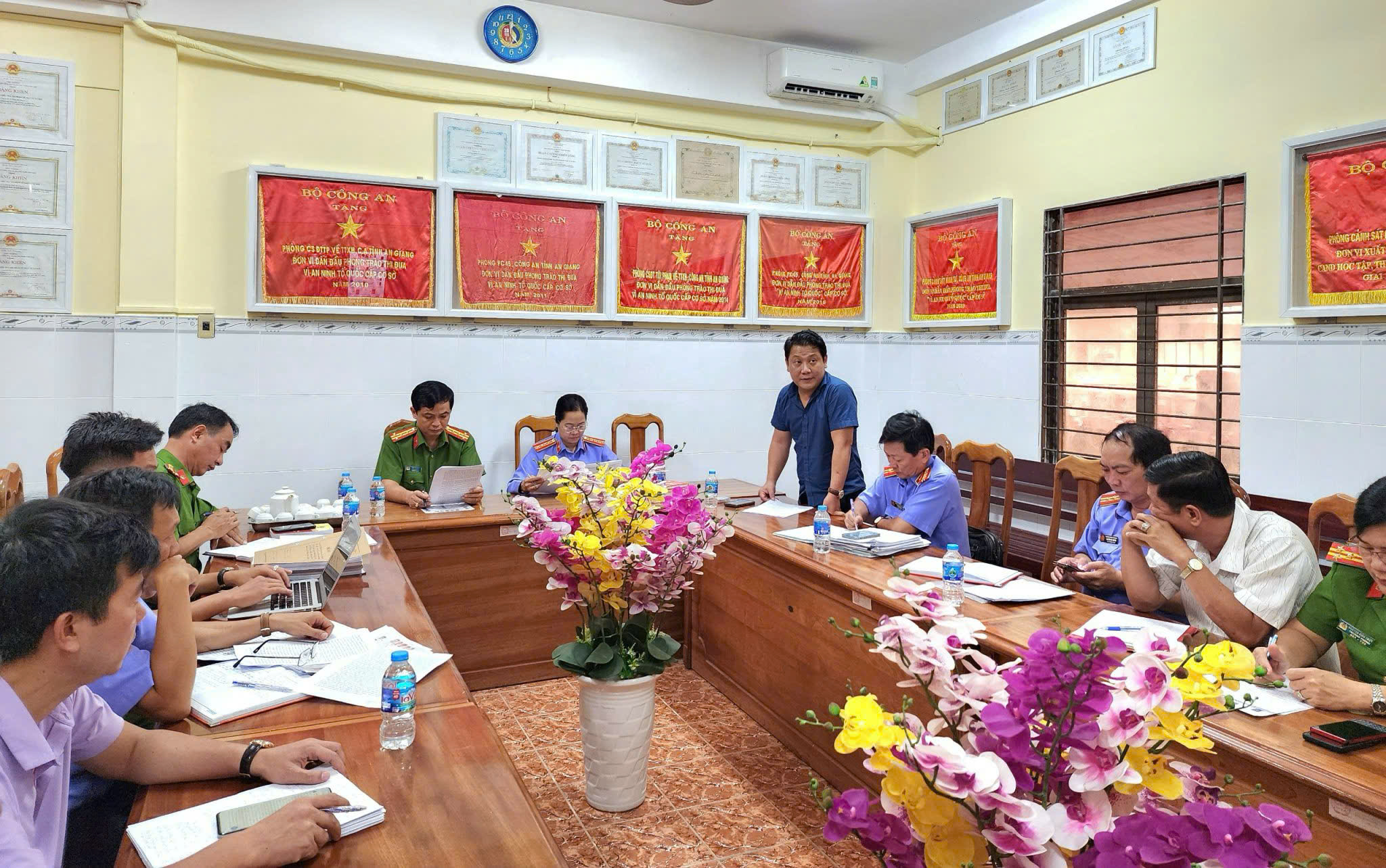 Phá án thần tốc: Bắt bà trùm cung cấp súng cho 'xã hội đen'- Ảnh 1.