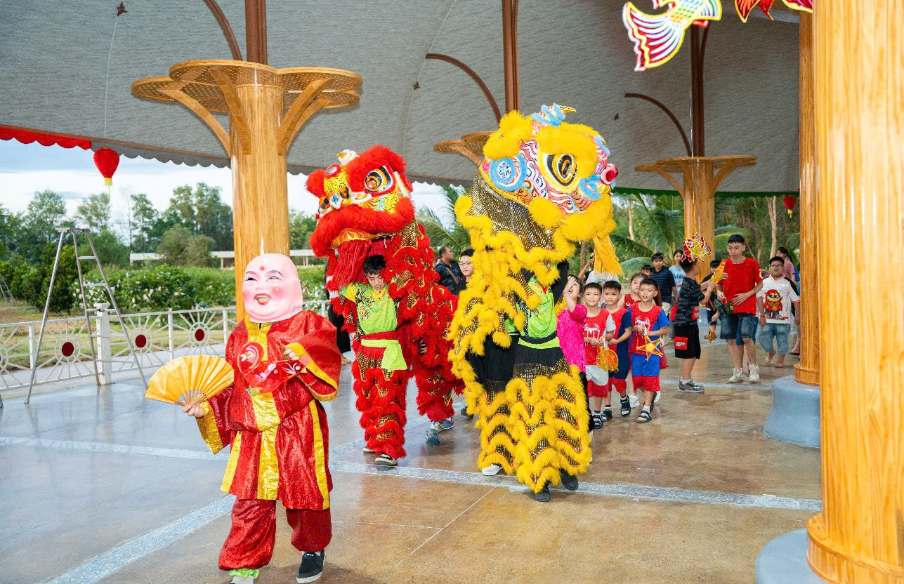 Quỹ Khởi sự từ tâm viết tiếp ‘Chuyện trăng non’ mùa 3 cho trẻ em yếu thế - Ảnh 1.