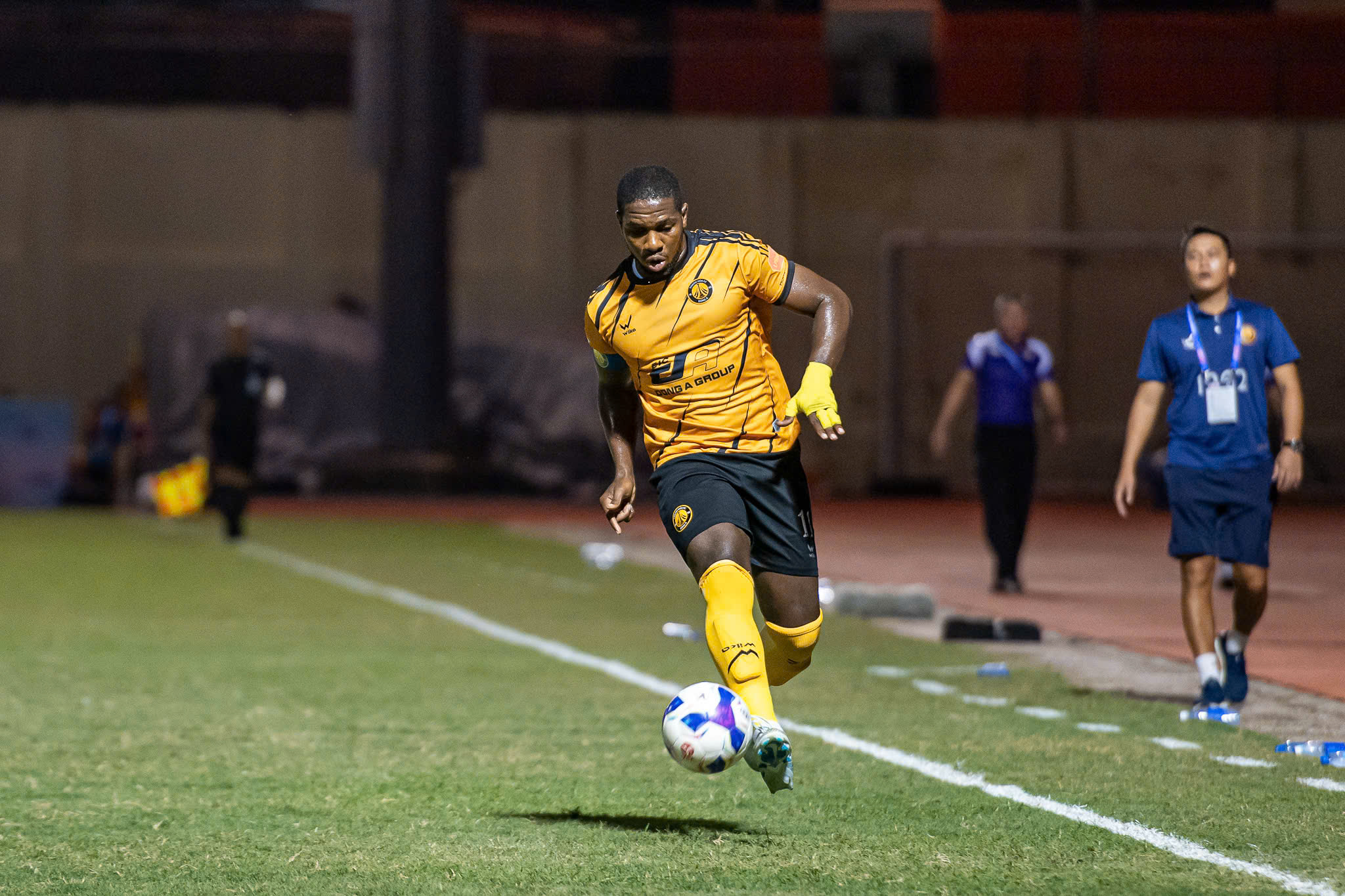 Rimario tỏa sáng giúp Thanh Hóa 'giải hạn', thắng nghẹt thở SLNA: Vui sao nước mắt lại trào!- Ảnh 1.