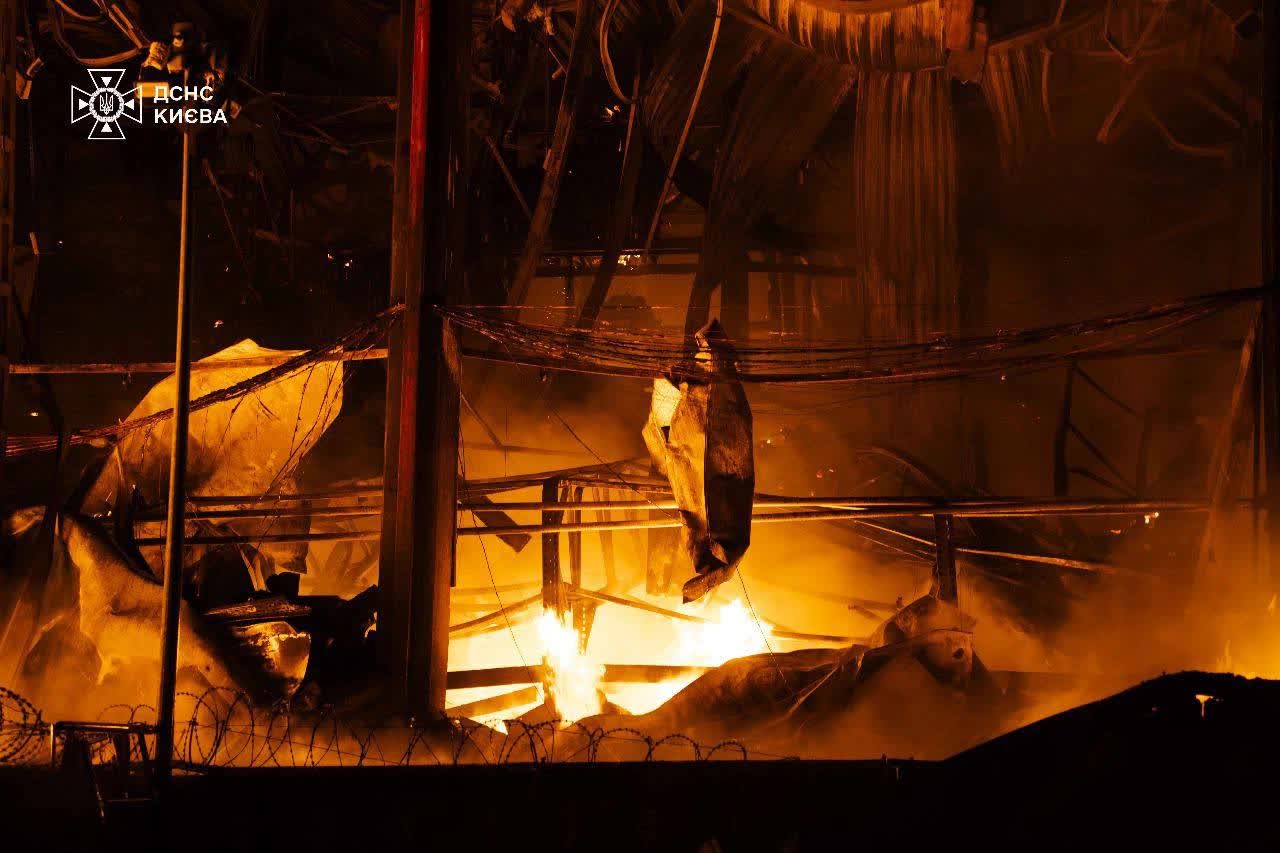 Tổng thống Zelensky tiết lộ số lượng tên lửa đạn đạo của Nga tấn công Ukraine trong năm 2025- Ảnh 2.