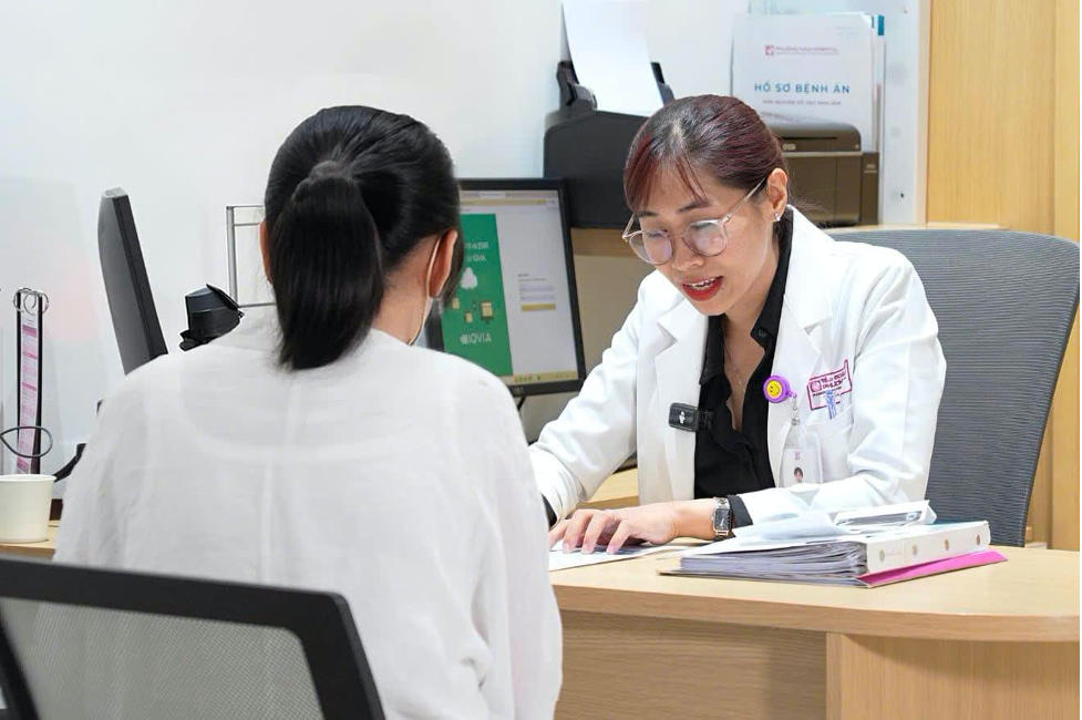 Vì sao sức khỏe tổng quát bình thường mà hai năm rồi chưa có con? - Ảnh 1.