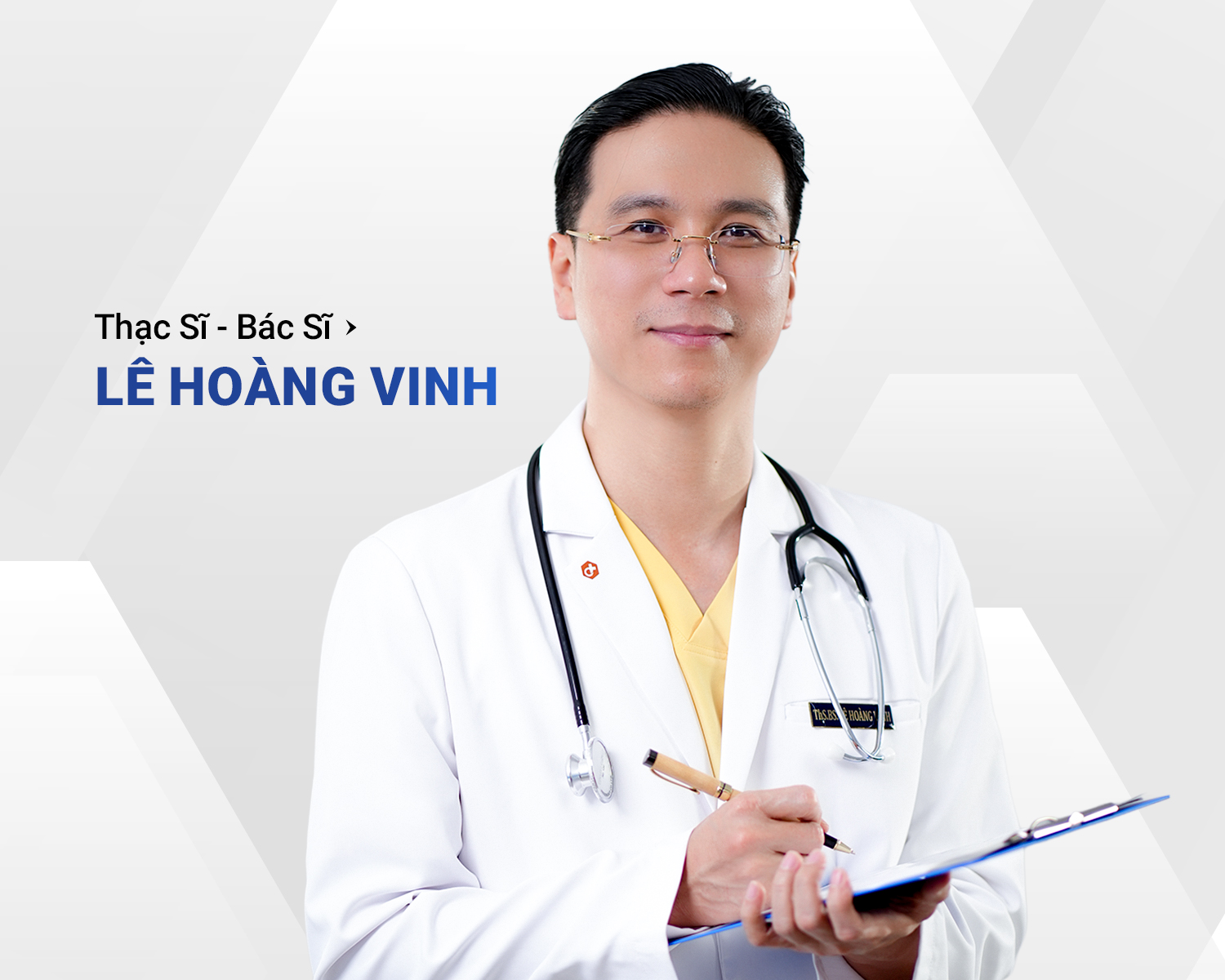 Thạc sĩ Bác sĩ Lê Hoàng Vinh với hơn 20 năm kinh nghiệm trong ngành Phẫu thuật - Tạo hình Thẩm mỹ.