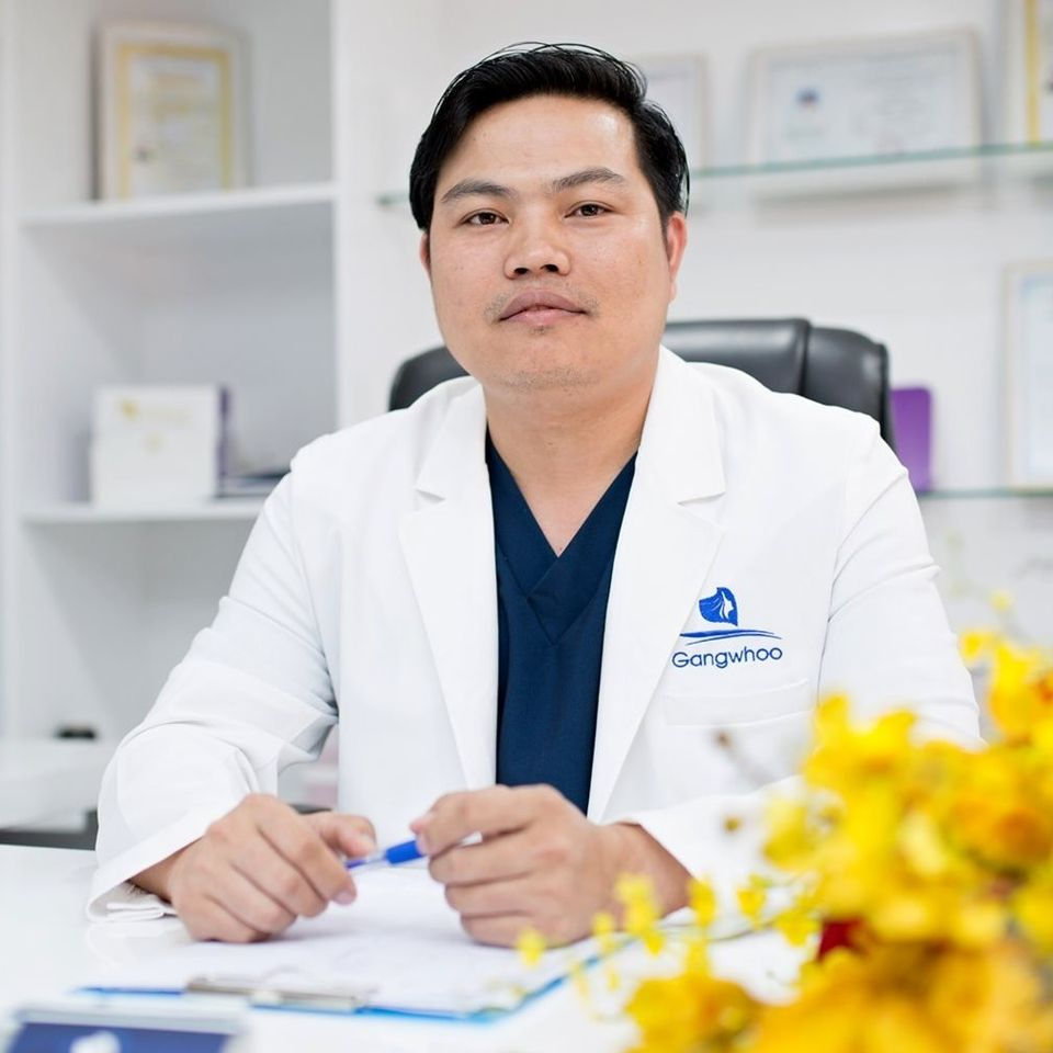 Bác sĩ Phùng Mạnh Cường