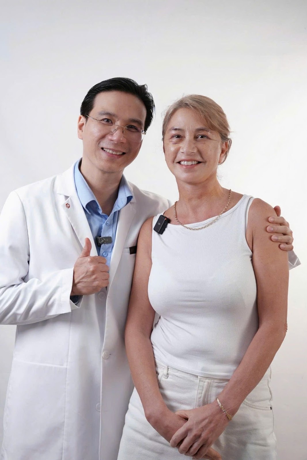 Khách hàng sau khi trẻ hóa gương mặt tại ThS. BS Lê Hoàng Vinh