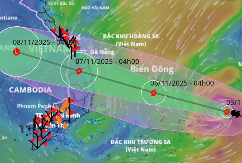 3 yếu tố trên biển khiến bão Kalmaegi (bão số 13) tiếp tục mạnh lên - Ảnh 1.