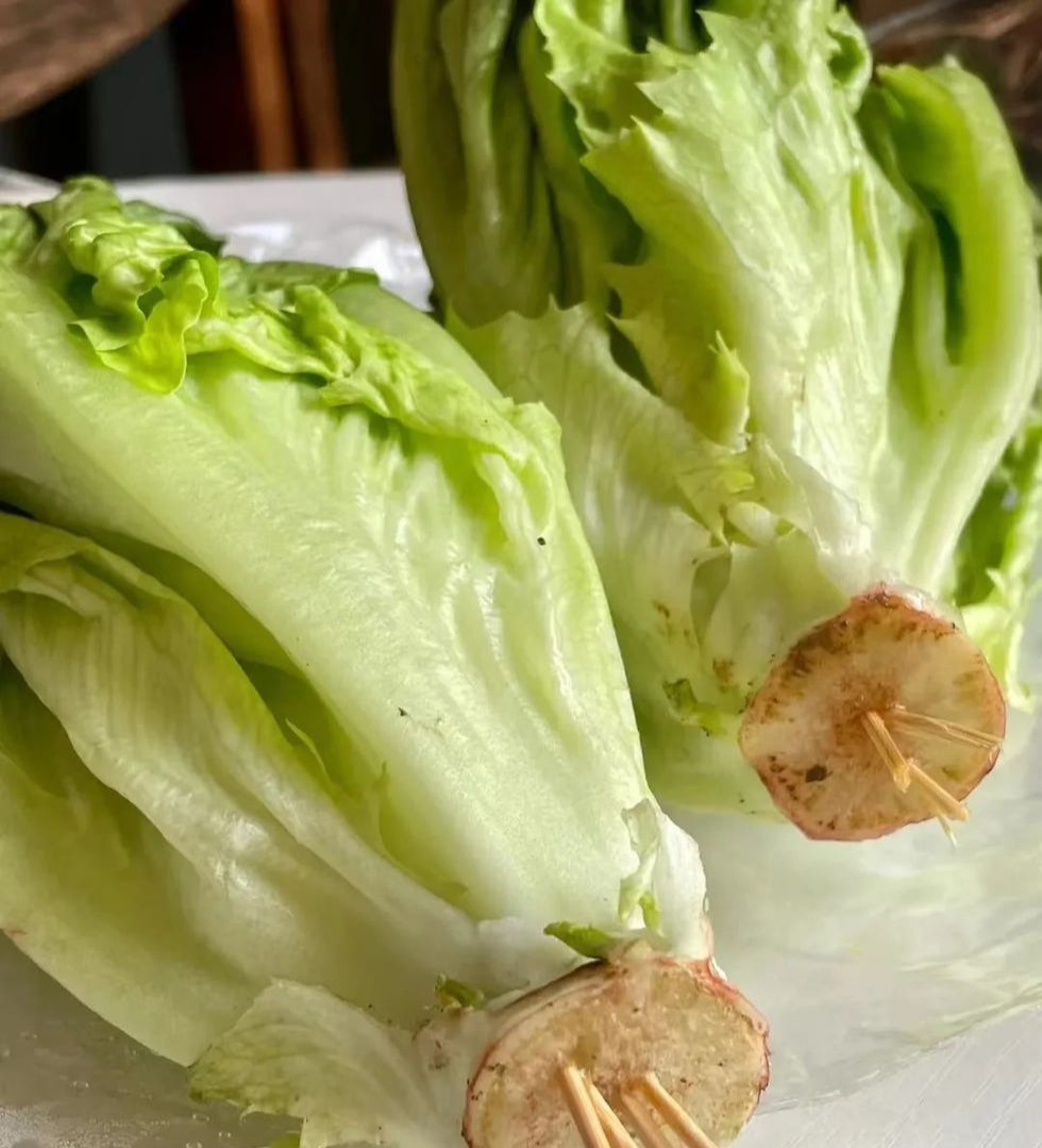 Cắm tăm vào cuống xà lách, ai nghĩ ra mẹo này xin hãy nhận 1 lạy của tôi!- Ảnh 1.