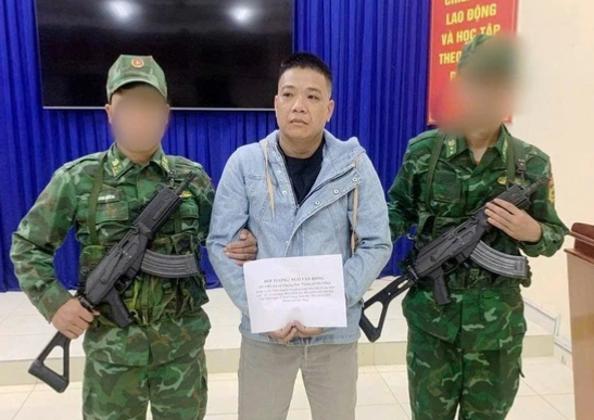 Đà Nẵng: Bắt nghi phạm vận chuyển vàng từ Lào về Việt Nam khi qua cửa khẩu - Ảnh 1.