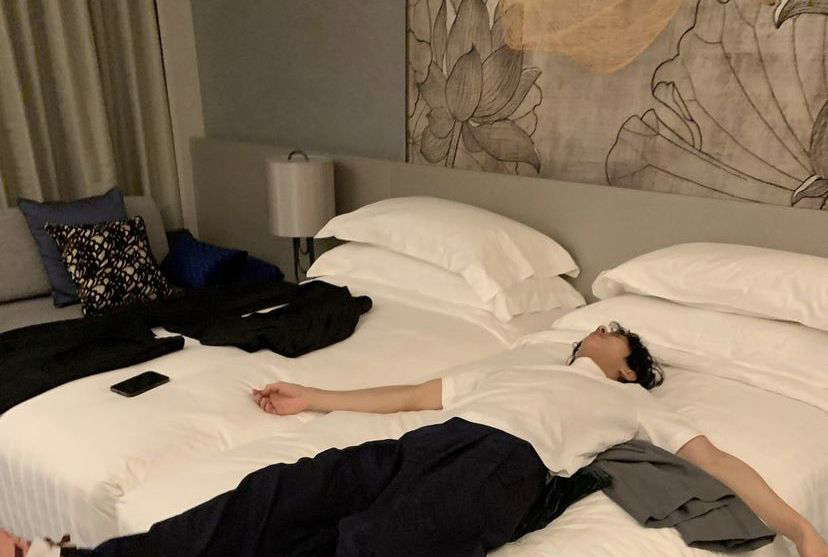 Đêm nằm xuống chuẩn bị ngủ mà thấy 4 điều kỳ lạ này thì XIN CHIA BUỒN, nhiều loại khối u