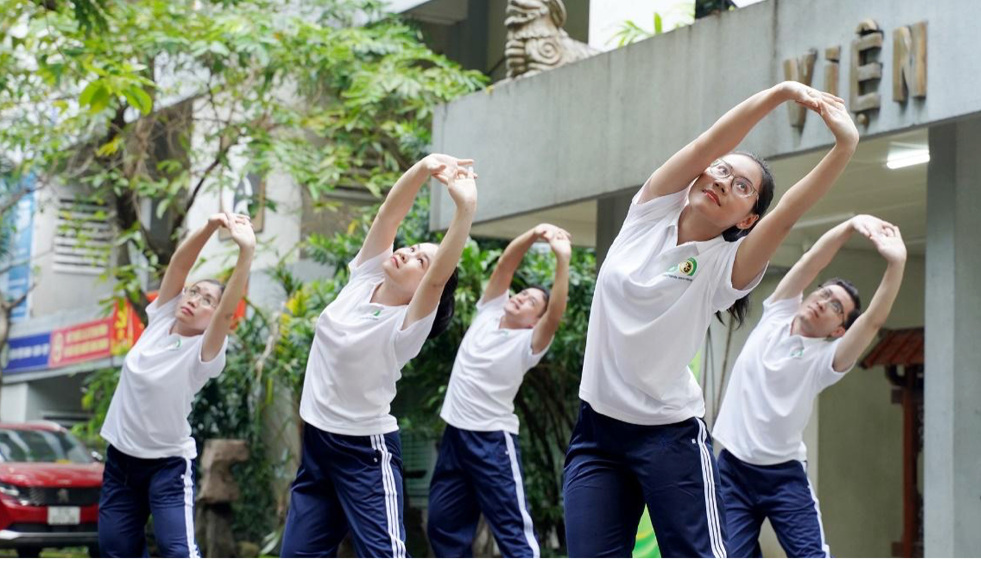 Đồng diễn dưỡng sinh vì sức khỏe cộng đồng tại TP.HCM- Ảnh 1.