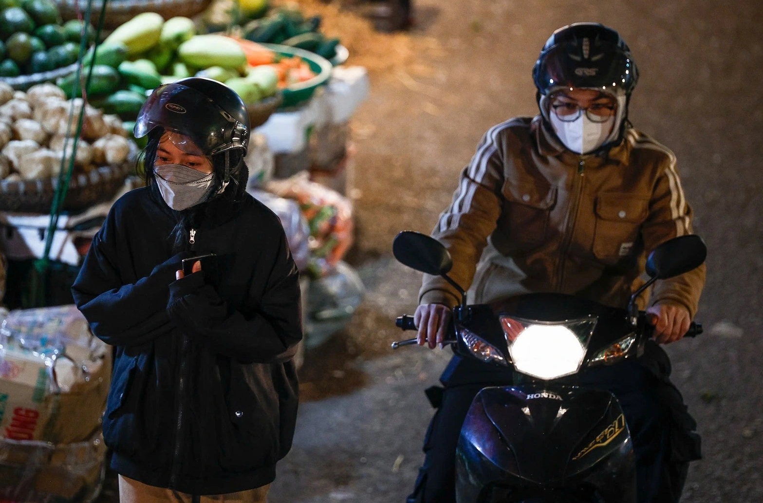 Dự báo không khí lạnh khiến vùng núi miền Bắc rét đậm, miền Trung mưa lớn 700 mm- Ảnh 1.