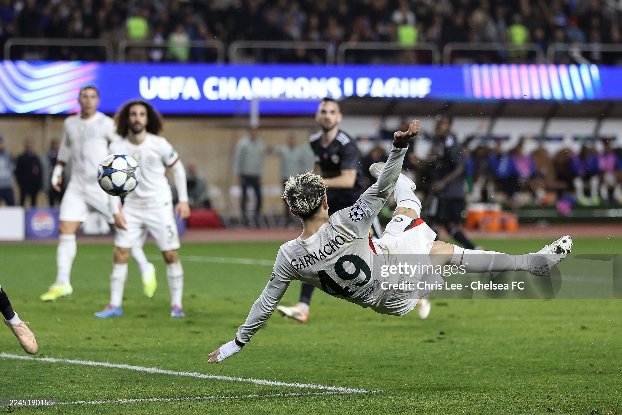 Garnacho lập kỳ tích tại Champions League, Chelsea vẫn sa lầy trước đội