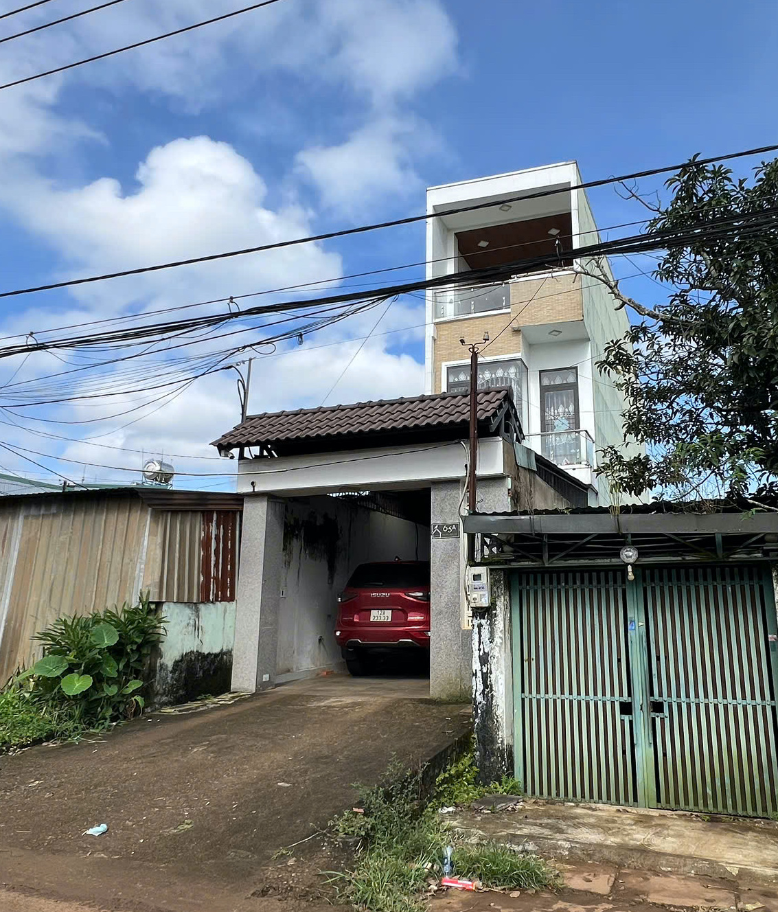 Khởi tố hai đối tượng làm giả hồ sơ cấp phép môi trường tại gia Lai - Ảnh 1.