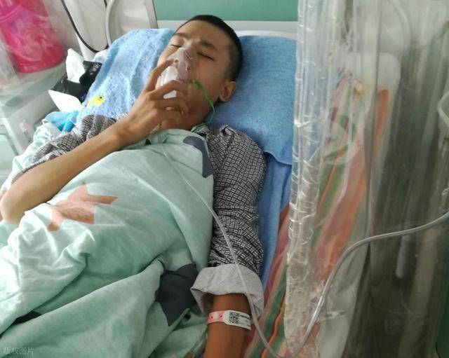 Làm việc này 15 lần/ngày, người đàn ông 50 tuổi được chẩn đoán suy thận, vợ anh khóc: