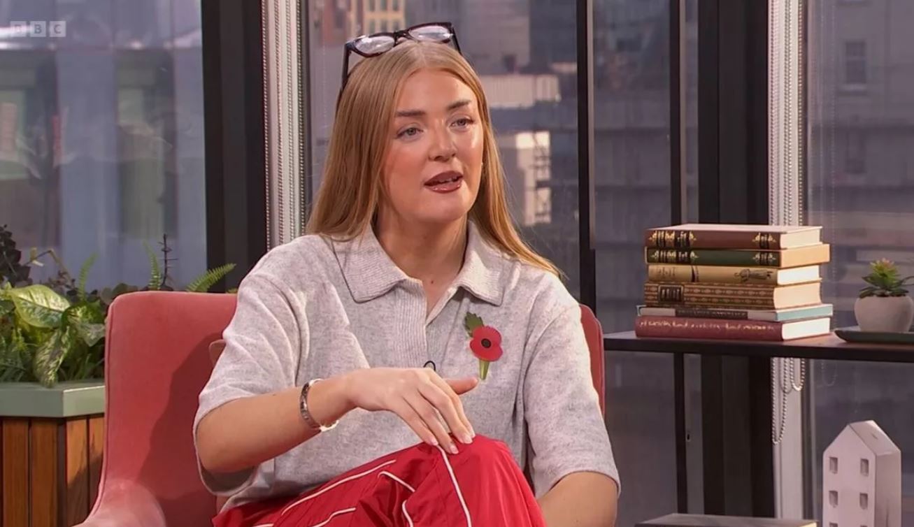 Nữ ca sĩ đột quỵ trong đêm, phản ứng của gia đình được bác sĩ khen hết lời- Ảnh 1.