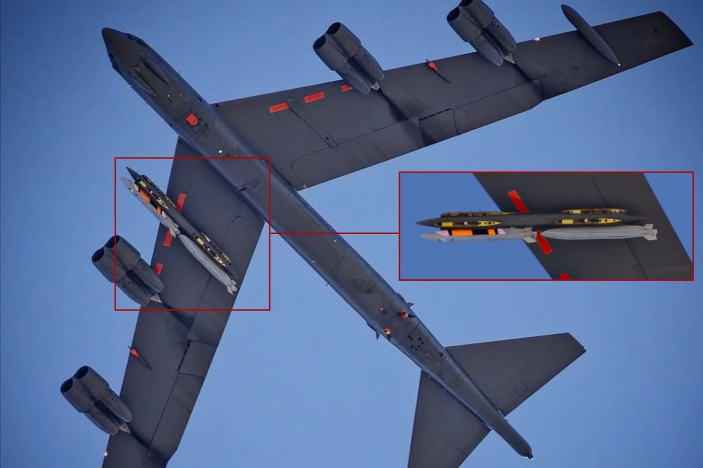 'Pháo đài bay' B-52 mang tên lửa hành trình mới xuất hiện trên bầu trời California- Ảnh 1.