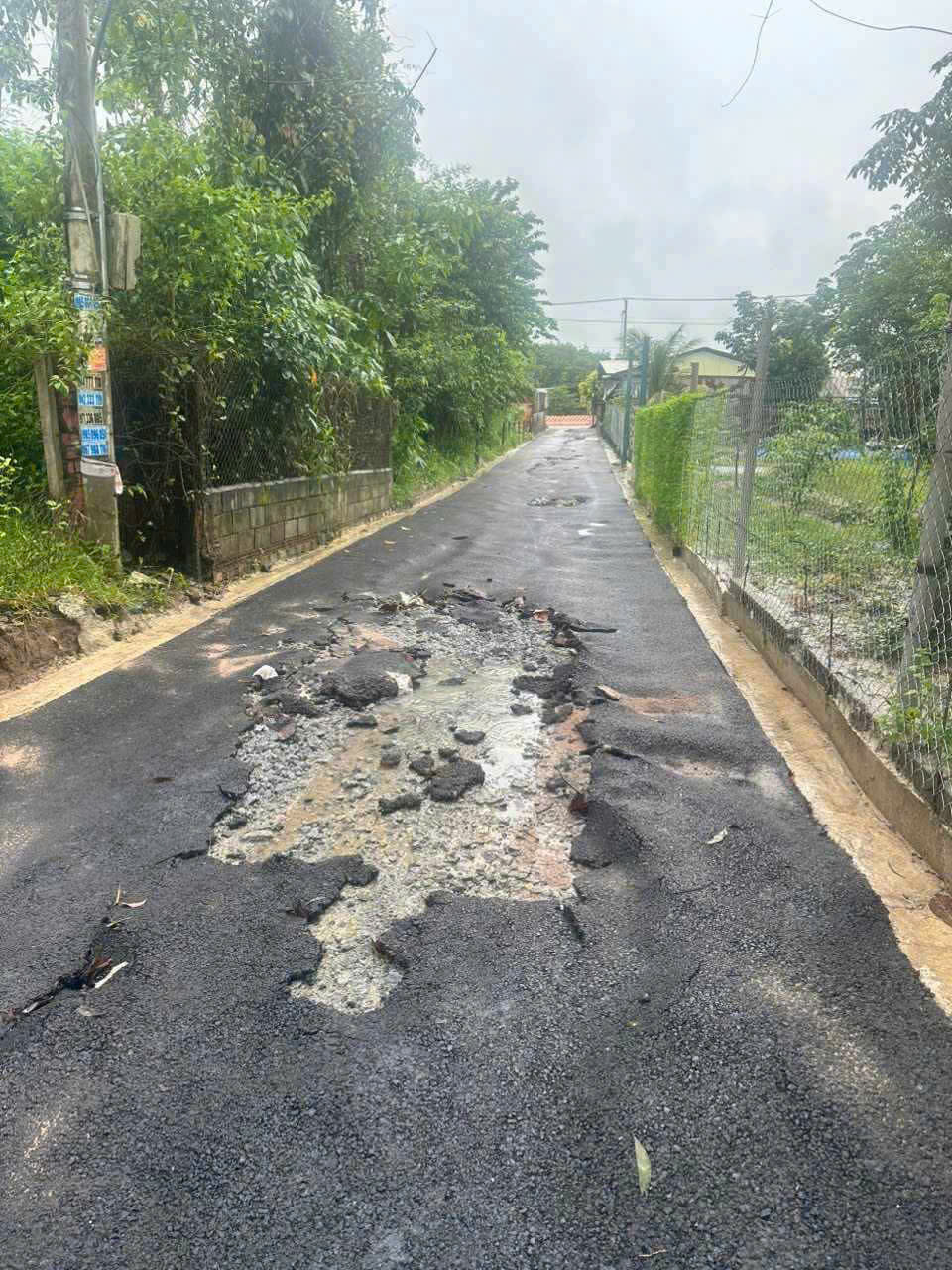 TP.HCM: Đường tiền tỉ mới làm xong đã hư hỏng, liệu có tiêu cực?- Ảnh 1.