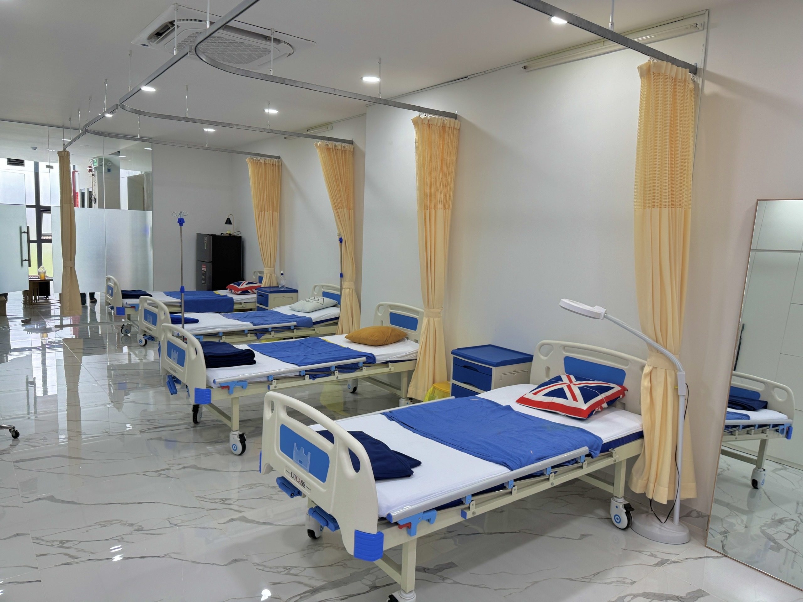 Điều kiện thành lập phòng khám chuyên khoa thẩm mỹ. Ảnh: PKCKTM Dr Vinh Lê