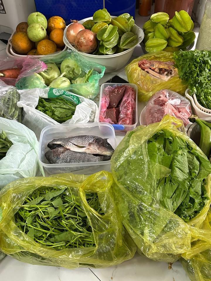 Được bố mẹ gửi thực phẩm đều đặn mỗi tháng nhưng vợ chồng tôi vẫn tiêu hết 18 triệu, lúc biết chuyện, ai cũng sốc- Ảnh 1.