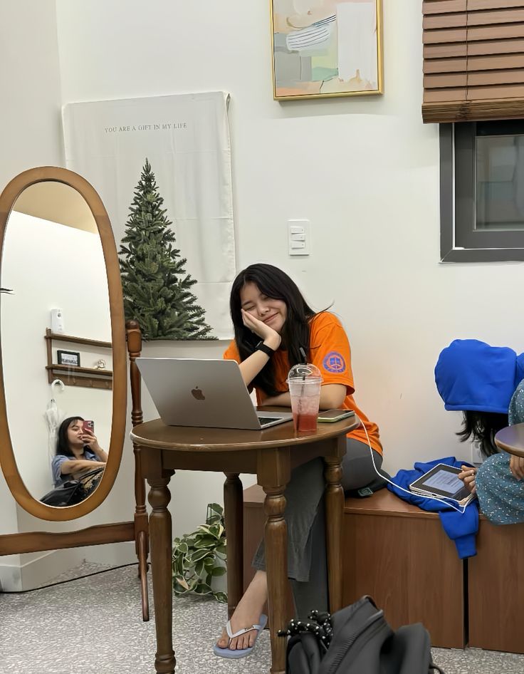 Một bảng chi tiêu vỏn vẹn 6 dòng khiến tôi choáng: 42% tiền của mình đang chảy vào những khoản chẳng giúp ích gì- Ảnh 1.