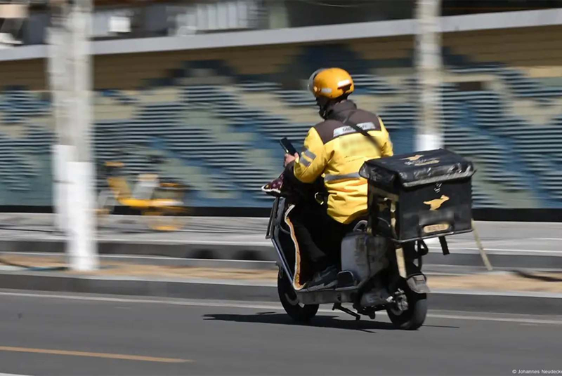 Nam shipper suýt chết vì suy thận: Tất cả chỉ vì uống nước mà không dùng ống hút!