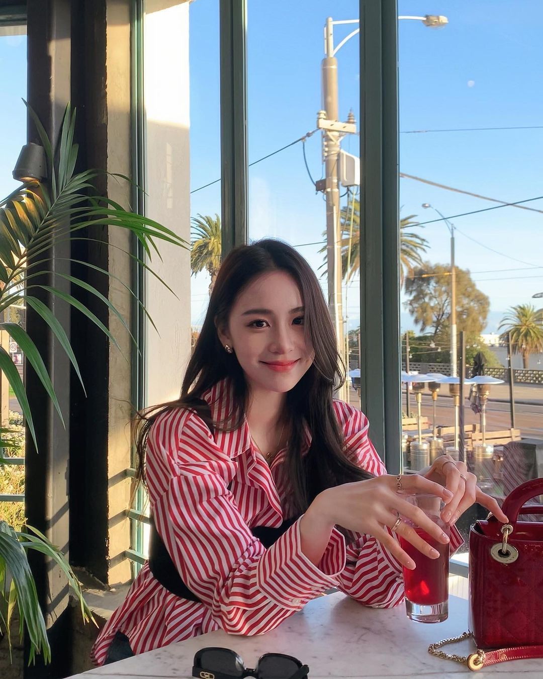 35 tuổi chưa chồng, về quê ăn Tết vẫn được lì xì, bố mẹ chấp nhận con "sống chậm"