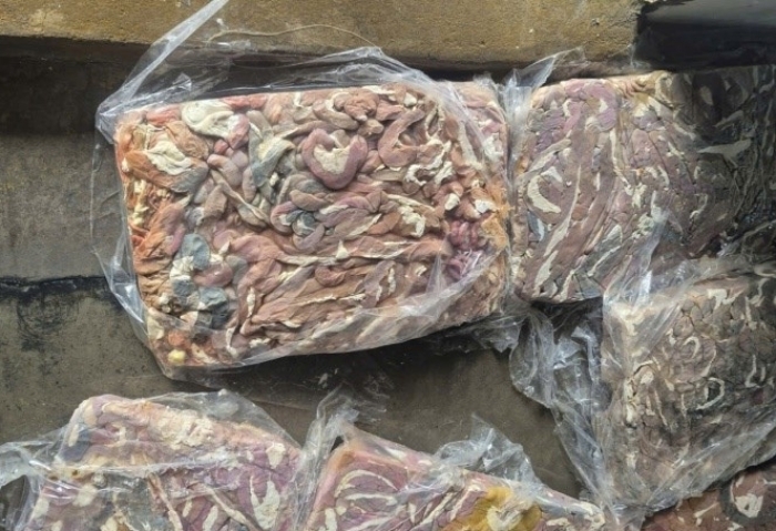 Điều gì xảy ra với cơ thể nếu ăn lòng heo ôi thiu?