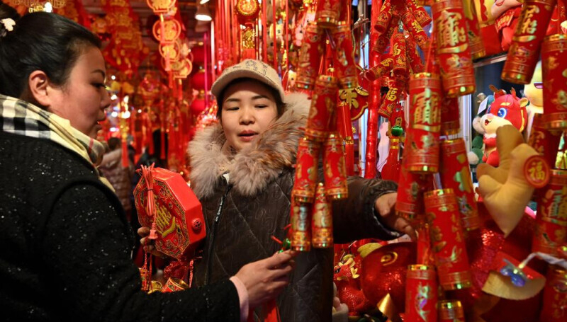 Nhà tôi tiêu 50 triệu cho Tết và phải trả giá bằng 2 tháng thắt lưng buộc bụng sau đó- Ảnh 1.