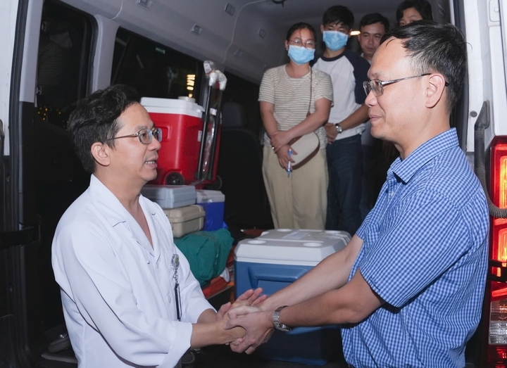 Trắng đêm ghép tạng, hồi sinh 8 cuộc đời từ tạng hiến của nam sinh 21 tuổi