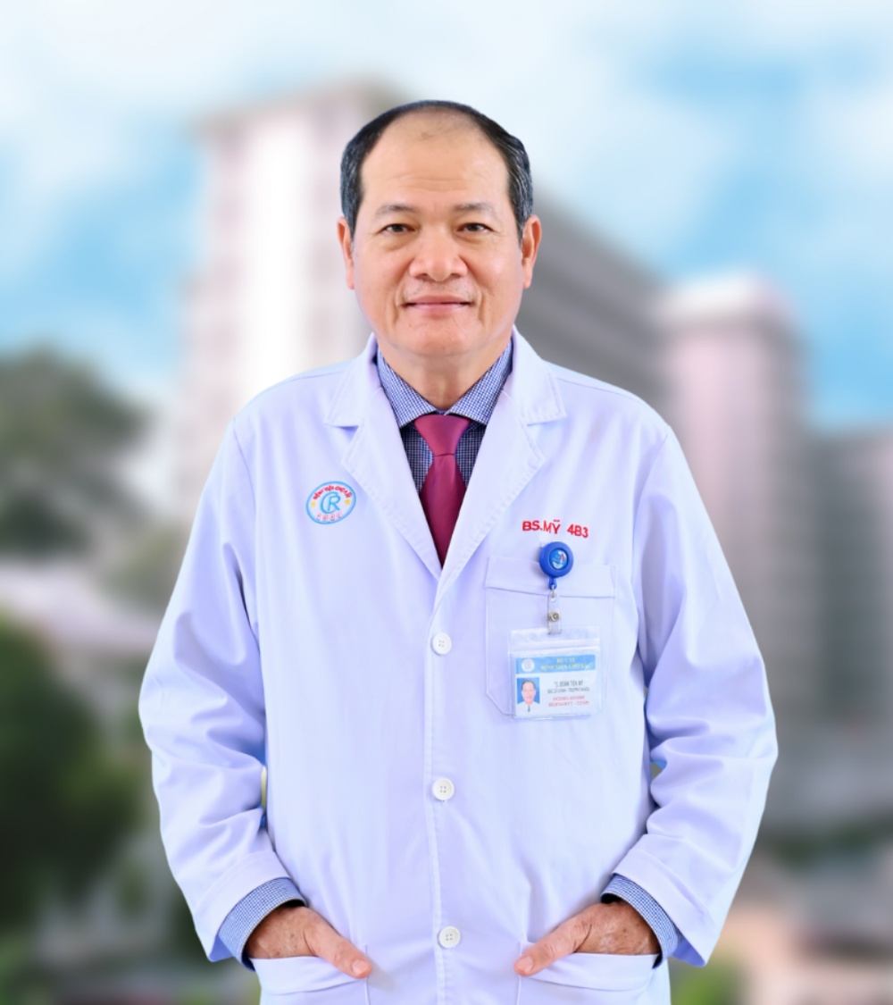 Tiến Sĩ Bác Sĩ Đoàn Tiến Mỹ - Trưởng Khoa Ngoại Gan Mật Tụy, Bệnh viện Chợ Rẫy.