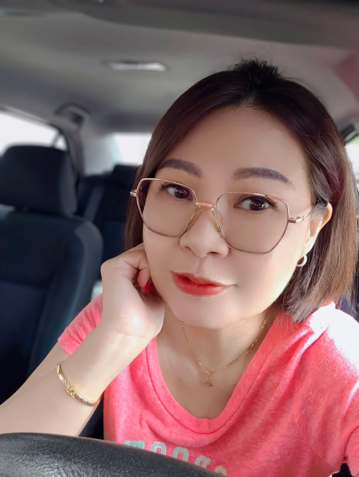 6 cách kiếm tiền tại nhà để trang trải chi phí sinh hoạt: Người phụ nữ này kiếm hơn 1,8 tỷ đồng/năm và bài học thực tế phía sau